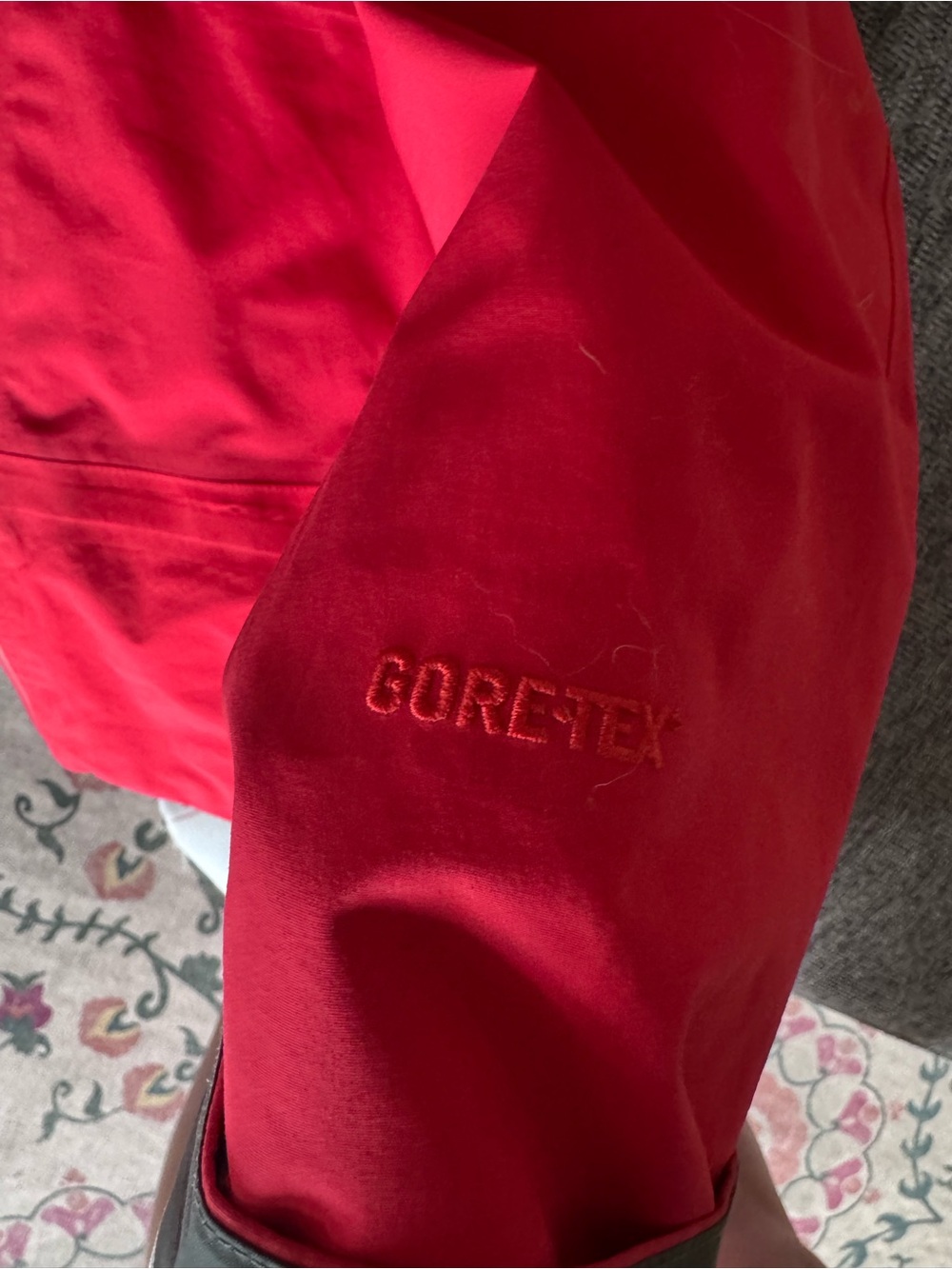 Patagonia Women’s Red Hooded Raincoat with Teal Zippers - Picture 2 of 2